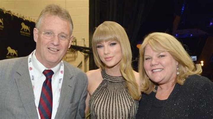 Are Andrea And Scott Swift Back Together? The Latest Updates