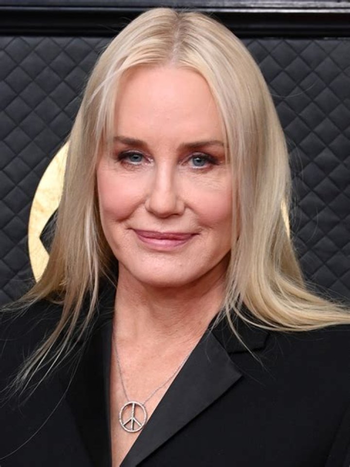Daryl Hannah's Height: The Enigmatic Star In Every Sense