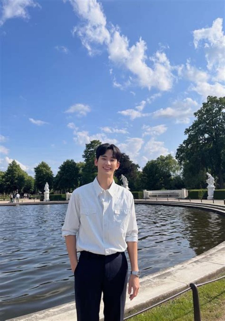 Exploring The Impressive Height Of Kim Soohyun
