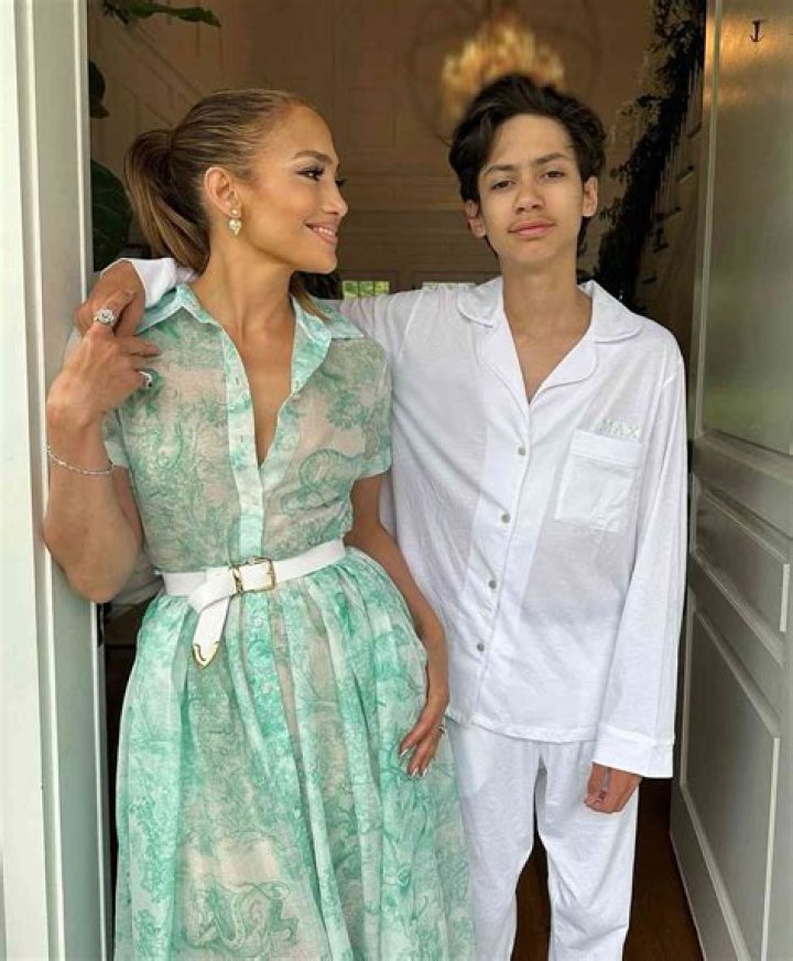 Is J Lo Pregnant? Unraveling The Buzz Around Jennifer Lopez