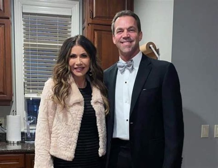 Meet Kristi's Husband: The Man Behind The Party Of 6
