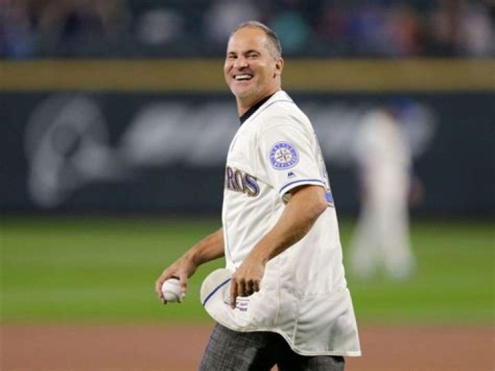 Uncovering Omar Vizquel's Net Worth: A Baseball Star's Fortune